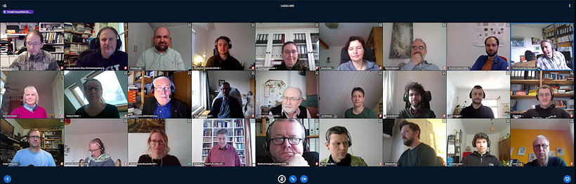Screenshot der Videokonferenzsoftware whrend des Workshops UIS2021 mit den Gesichtern vieler Teilnehmenden